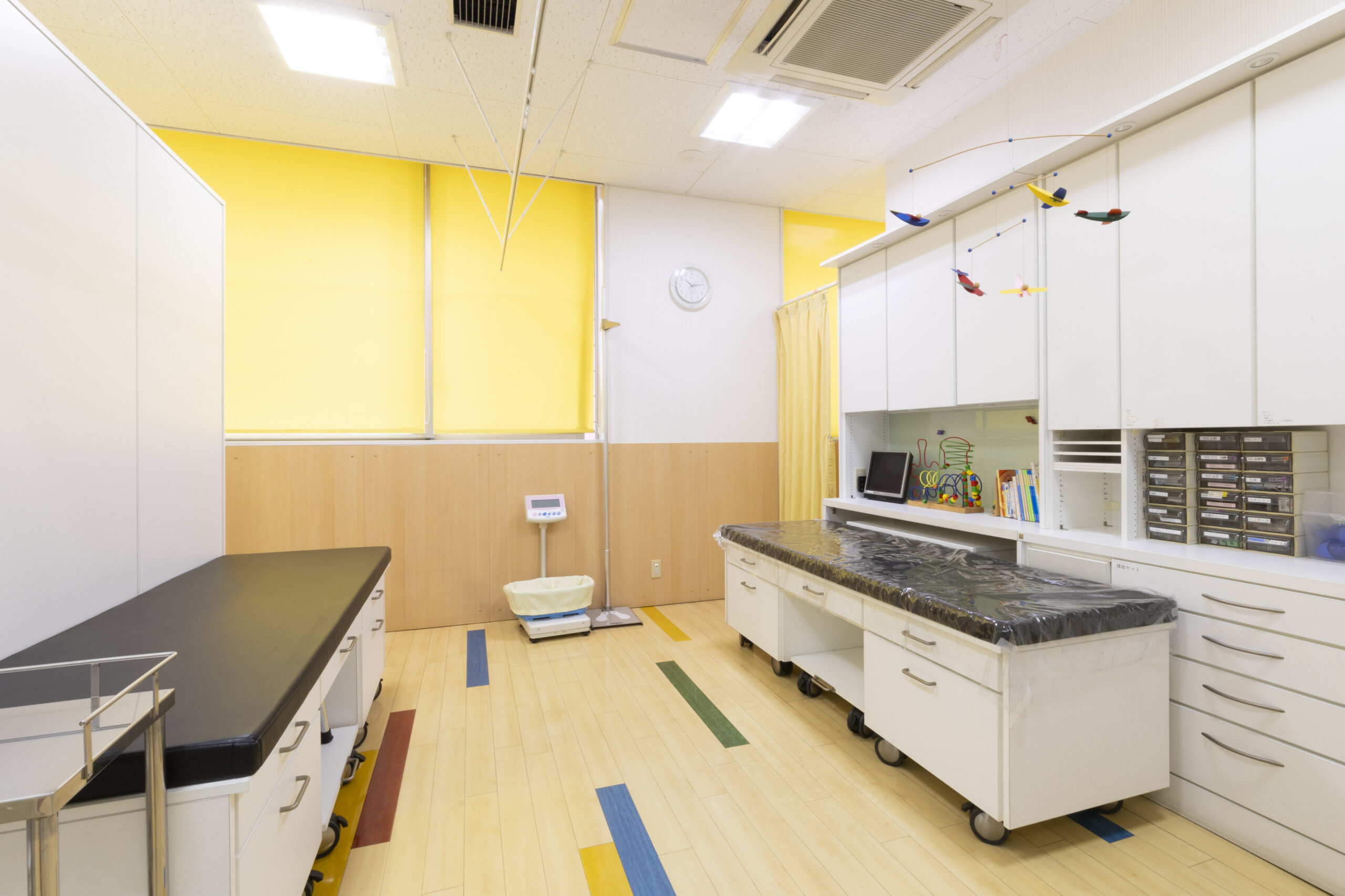 診察室1 緑色のドア